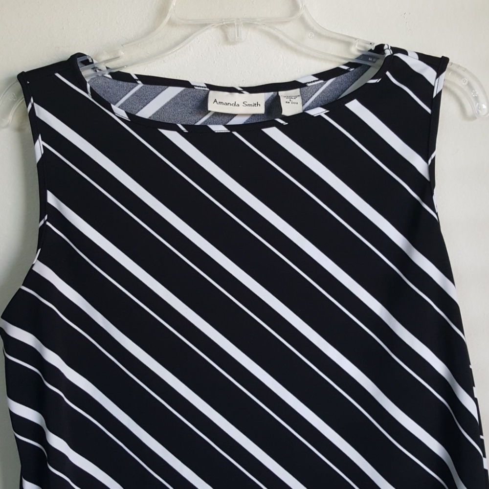 Amanda Smith black & white sleeveless blouse